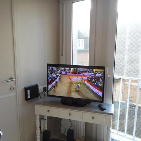 Ross, Zonnig En Gezellig En Vlakbij De Zee Апартаменты *